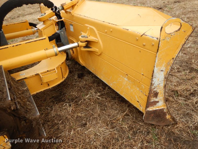 image for item GK9589 2011 John Deere 700J XLT  dozer