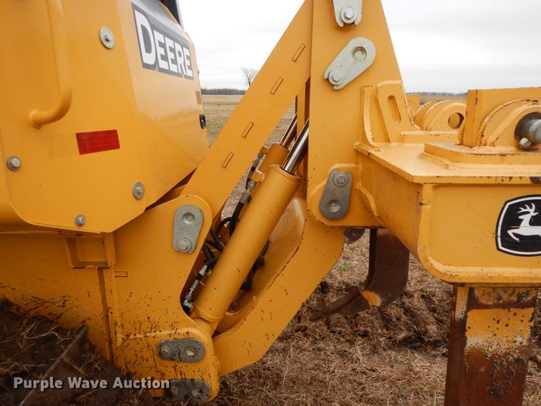 image for item GK9589 2011 John Deere 700J XLT  dozer