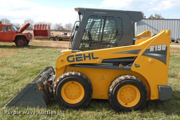 image for item GK9641 2015 Gehl R190  skid steer loader