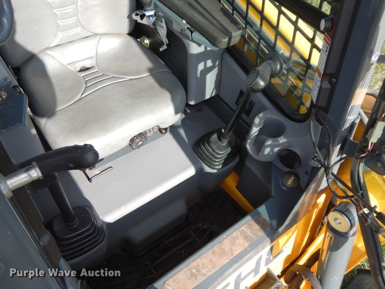 image for item GK9641 2015 Gehl R190  skid steer loader