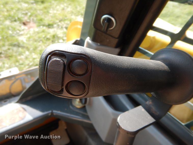 image for item GK9641 2015 Gehl R190  skid steer loader