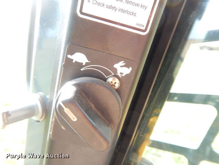 image for item GK9641 2015 Gehl R190  skid steer loader