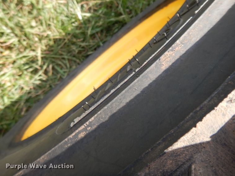 image for item GK9641 2015 Gehl R190  skid steer loader