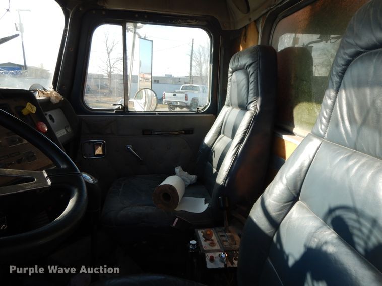 image for item GK9655 1995 Western Star 4900  dump truck