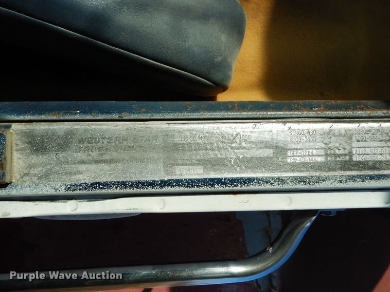 image for item GK9655 1995 Western Star 4900  dump truck