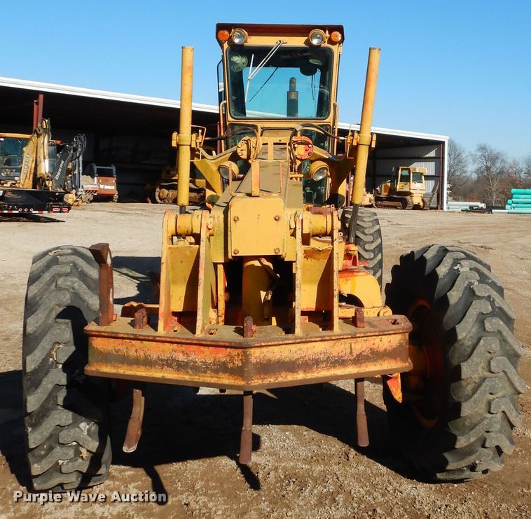 image for item GK9667 1980 John Deere 670A  motor grader