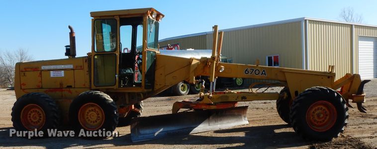 image for item GK9667 1980 John Deere 670A  motor grader