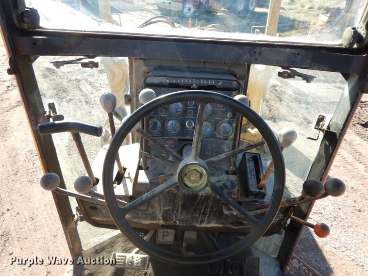 image for item GK9667 1980 John Deere 670A  motor grader