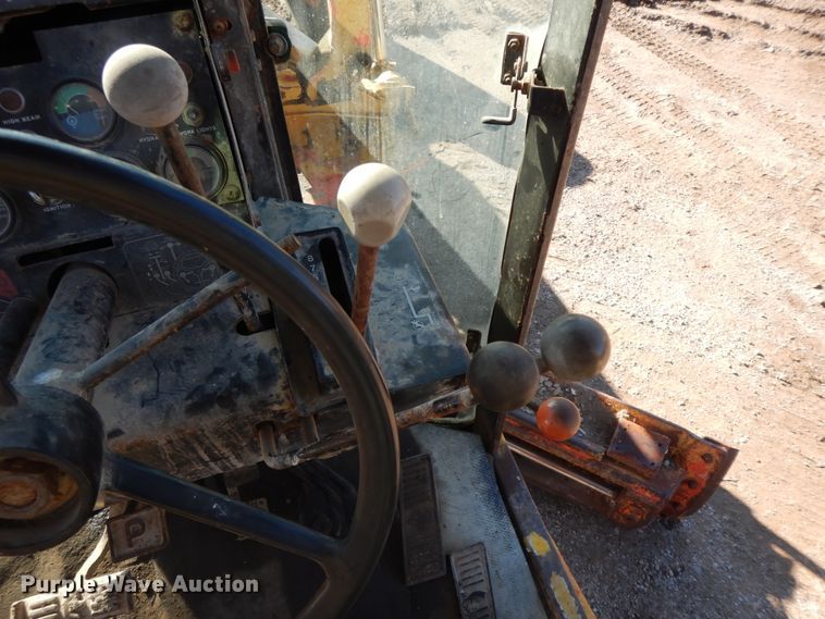 image for item GK9667 1980 John Deere 670A  motor grader