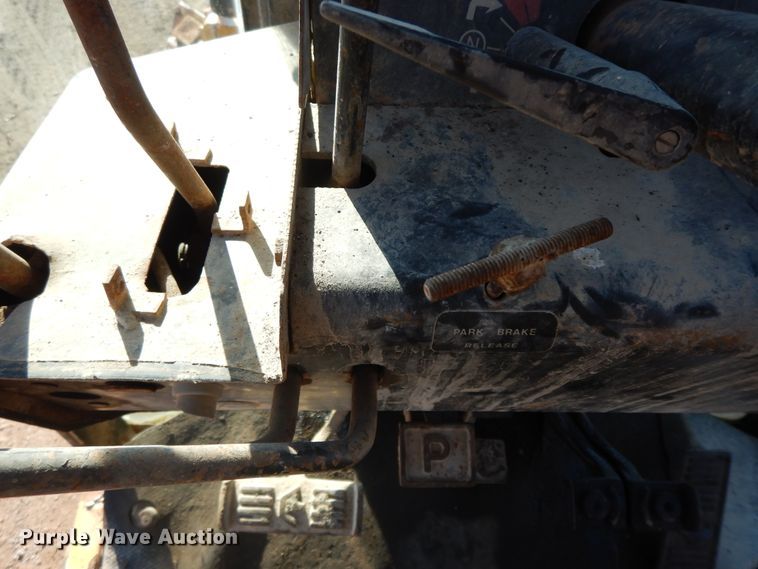 image for item GK9667 1980 John Deere 670A  motor grader