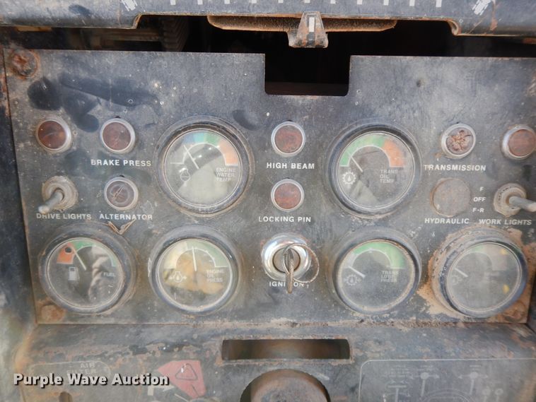 image for item GK9667 1980 John Deere 670A  motor grader