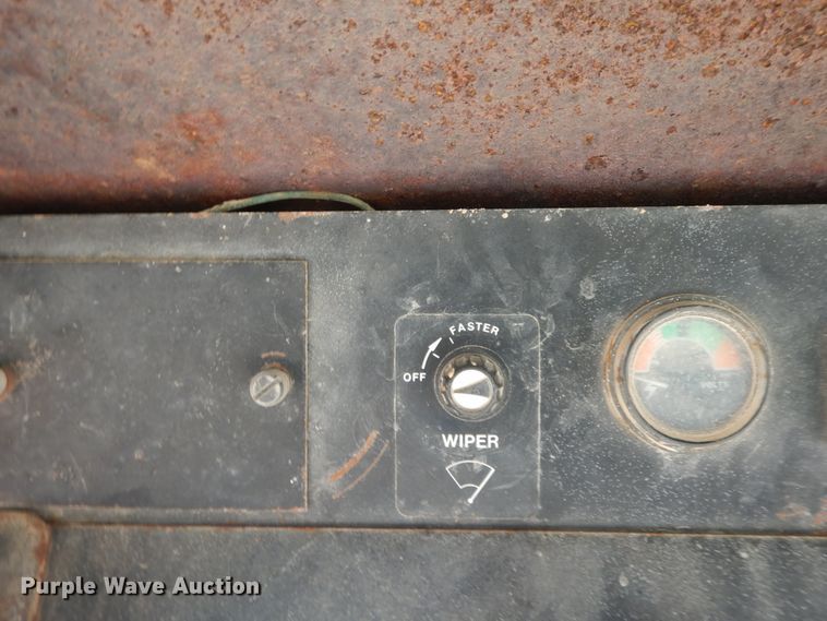 image for item GK9667 1980 John Deere 670A  motor grader