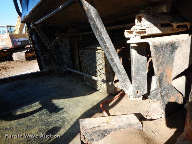 image for item GK9667 1980 John Deere 670A  motor grader