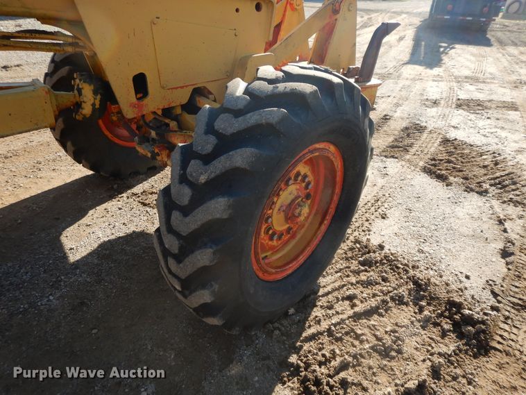 image for item GK9667 1980 John Deere 670A  motor grader