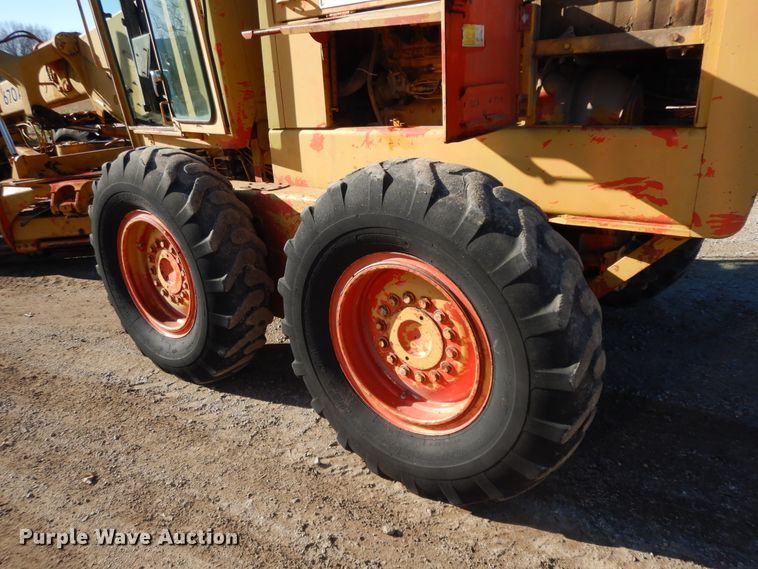 image for item GK9667 1980 John Deere 670A  motor grader