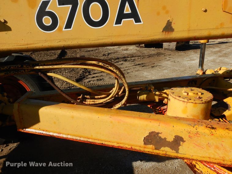 image for item GK9667 1980 John Deere 670A  motor grader