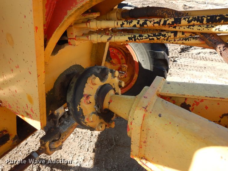 image for item GK9667 1980 John Deere 670A  motor grader