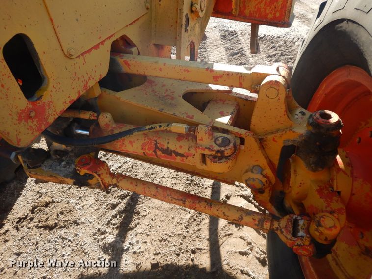 image for item GK9667 1980 John Deere 670A  motor grader