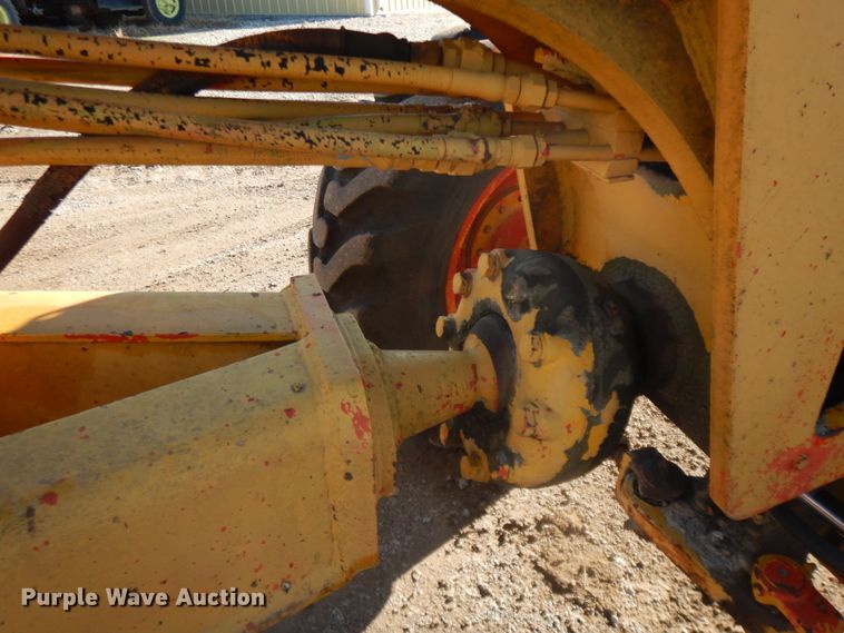 image for item GK9667 1980 John Deere 670A  motor grader