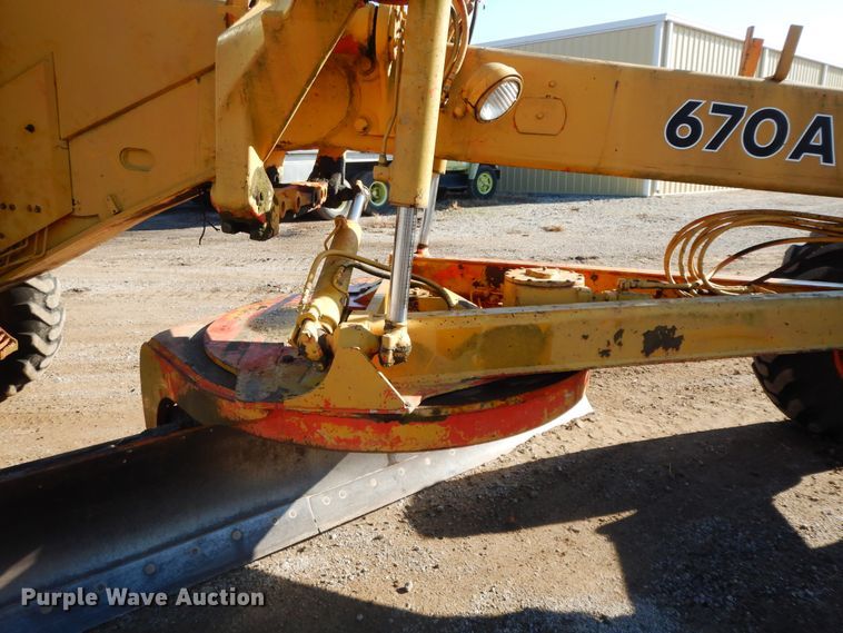 image for item GK9667 1980 John Deere 670A  motor grader