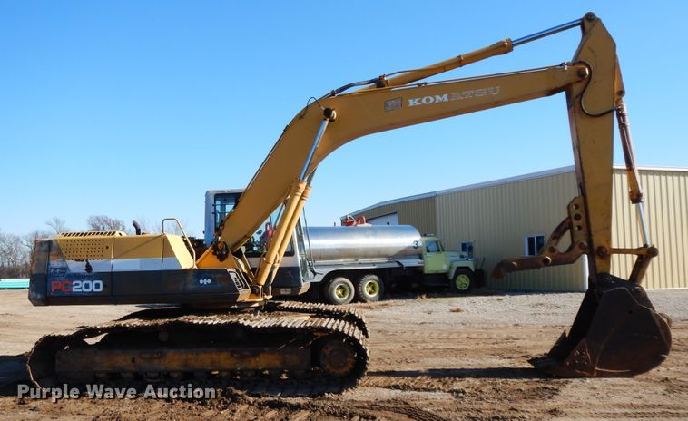 image for item GK9668 Komatsu PC200LC-5  excavator