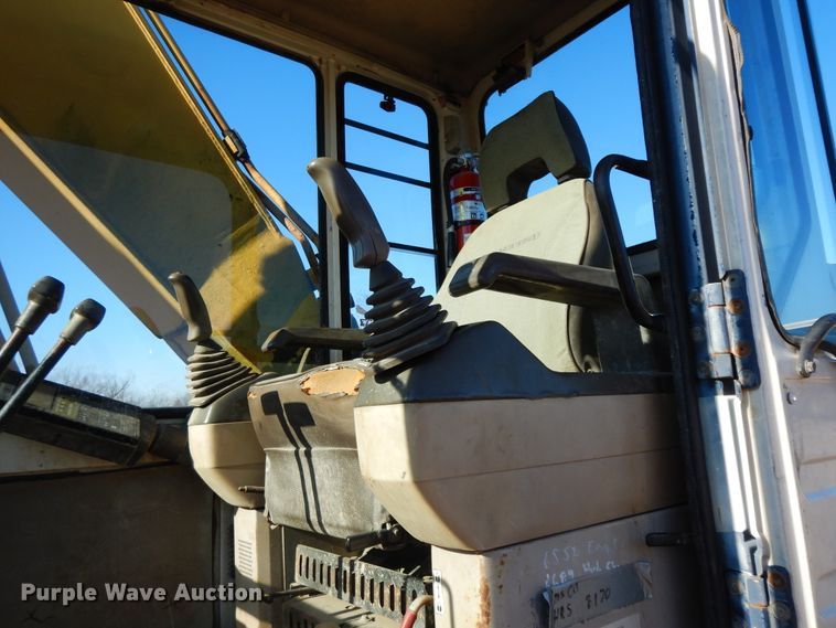 image for item GK9668 Komatsu PC200LC-5  excavator