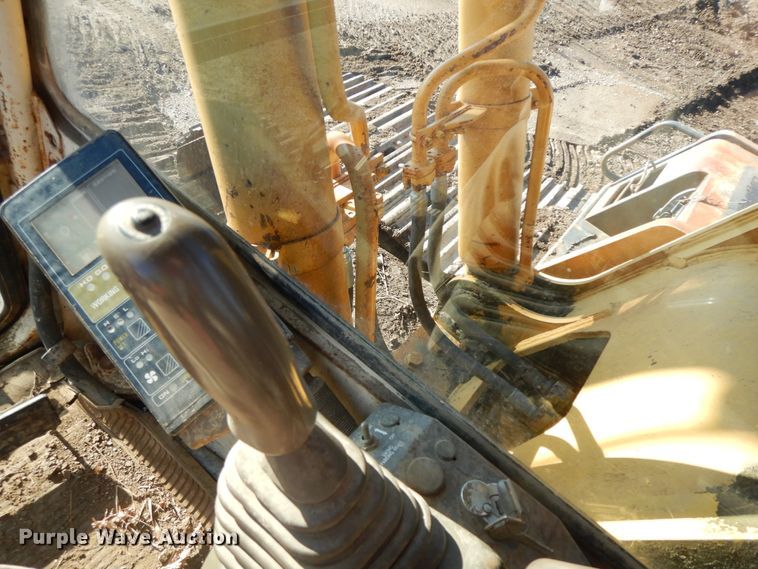 image for item GK9668 Komatsu PC200LC-5  excavator