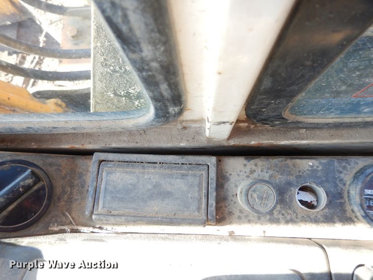 image for item GK9668 Komatsu PC200LC-5  excavator