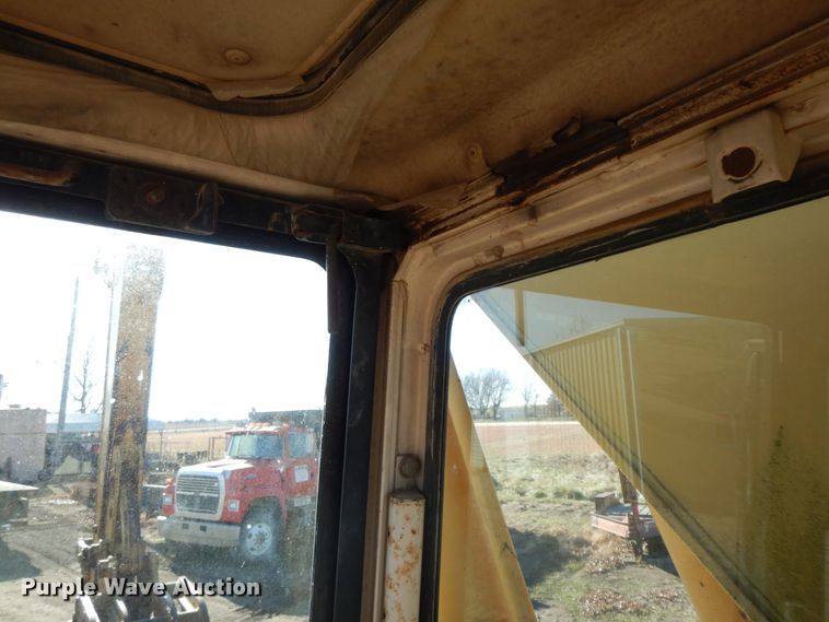 image for item GK9668 Komatsu PC200LC-5  excavator