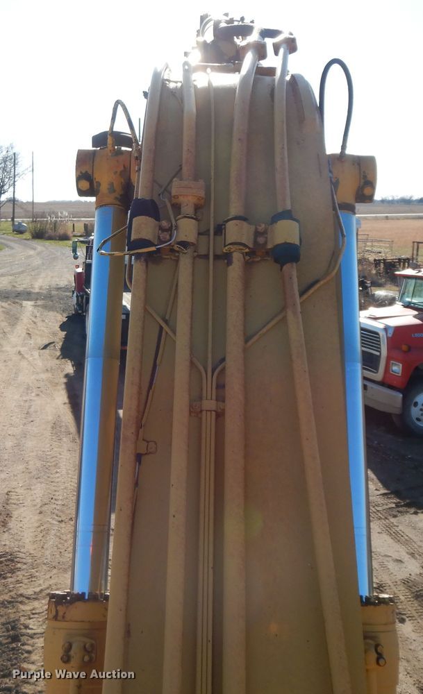 image for item GK9668 Komatsu PC200LC-5  excavator