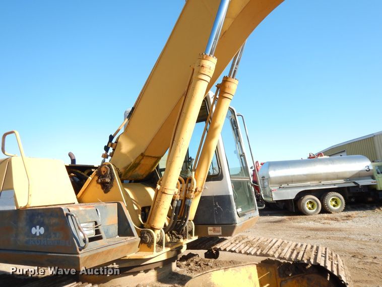 image for item GK9668 Komatsu PC200LC-5  excavator