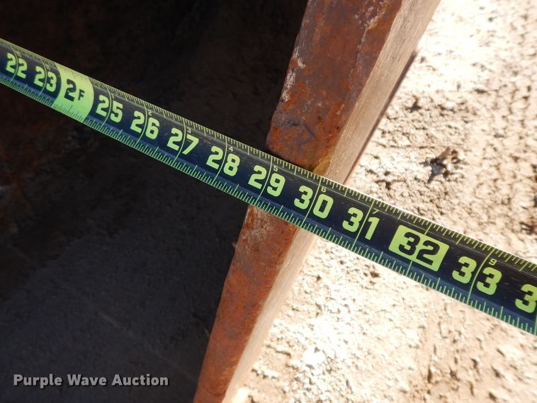 image for item GK9668 Komatsu PC200LC-5  excavator