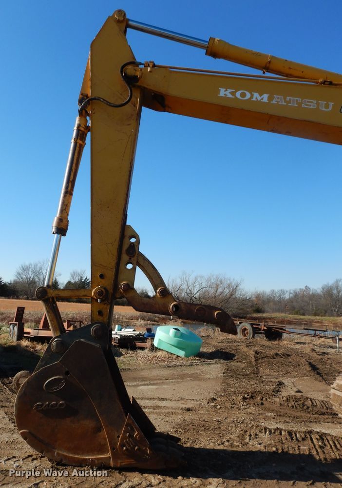 image for item GK9668 Komatsu PC200LC-5  excavator