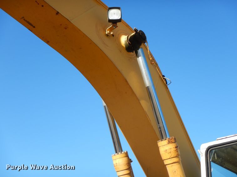 image for item GK9668 Komatsu PC200LC-5  excavator