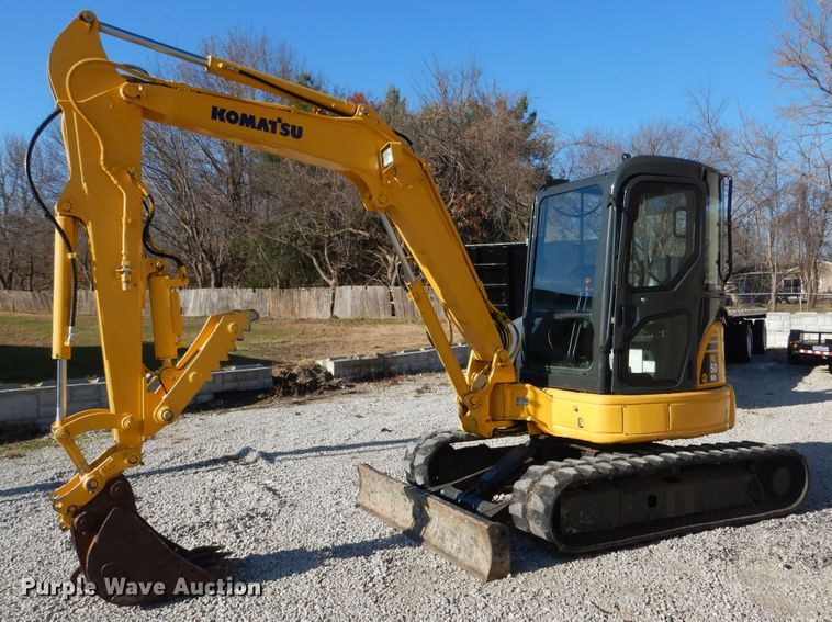 image for item GL9763 2006 Komatsu PC50MR-2  mini excavator