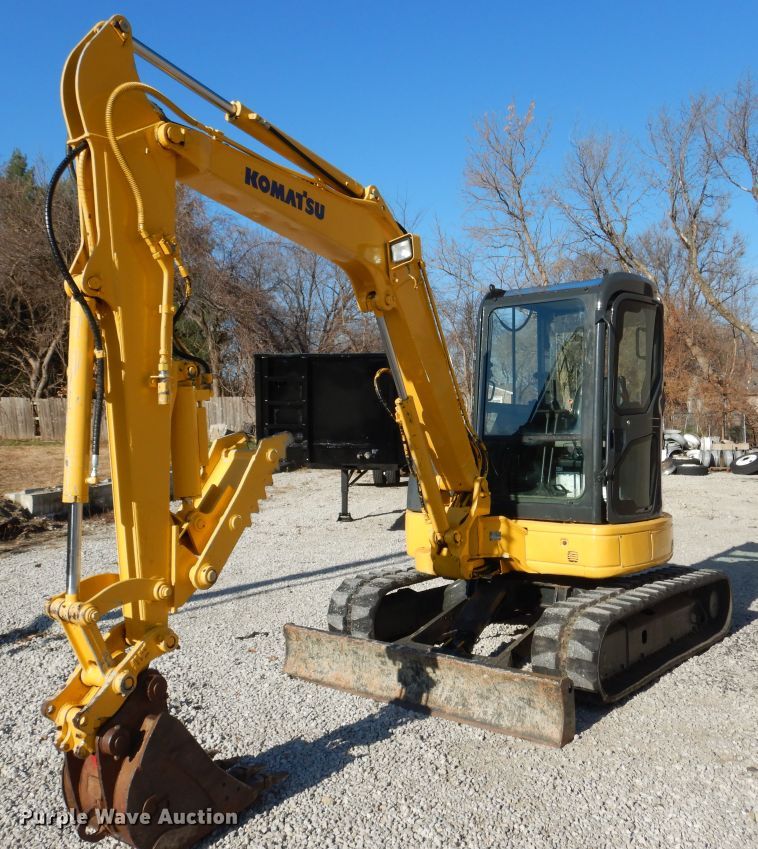 image for item GL9763 2006 Komatsu PC50MR-2  mini excavator