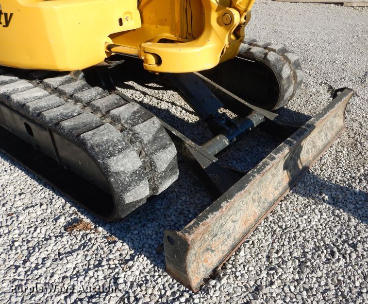 image for item GL9763 2006 Komatsu PC50MR-2  mini excavator