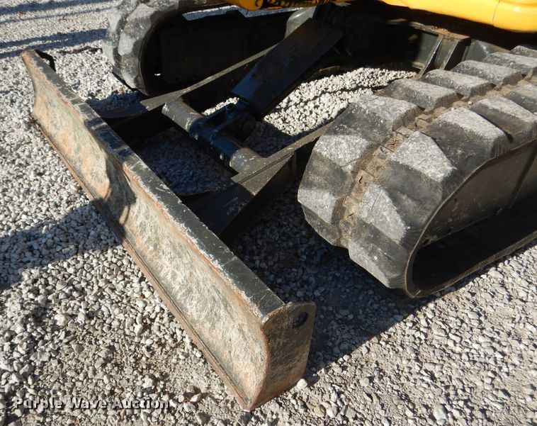 image for item GL9763 2006 Komatsu PC50MR-2  mini excavator