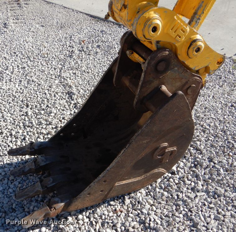 image for item GL9763 2006 Komatsu PC50MR-2  mini excavator