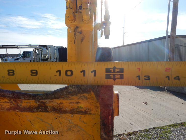 image for item GL9763 2006 Komatsu PC50MR-2  mini excavator