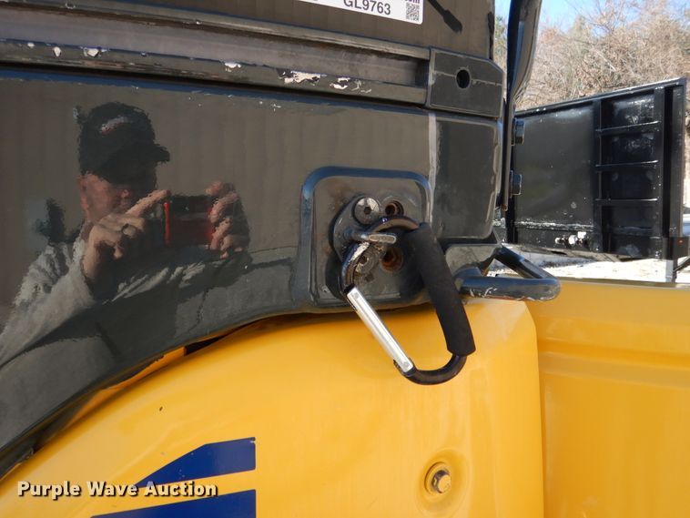 image for item GL9763 2006 Komatsu PC50MR-2  mini excavator