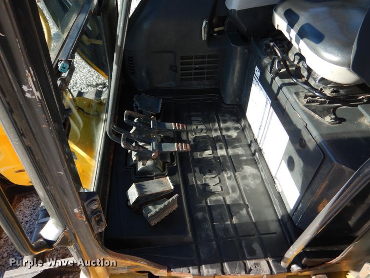 image for item GL9763 2006 Komatsu PC50MR-2  mini excavator