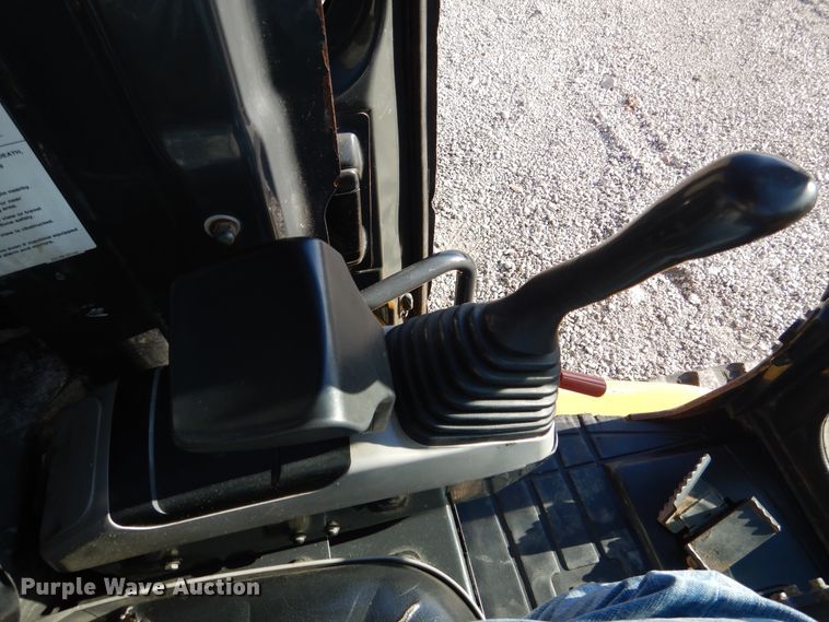 image for item GL9763 2006 Komatsu PC50MR-2  mini excavator