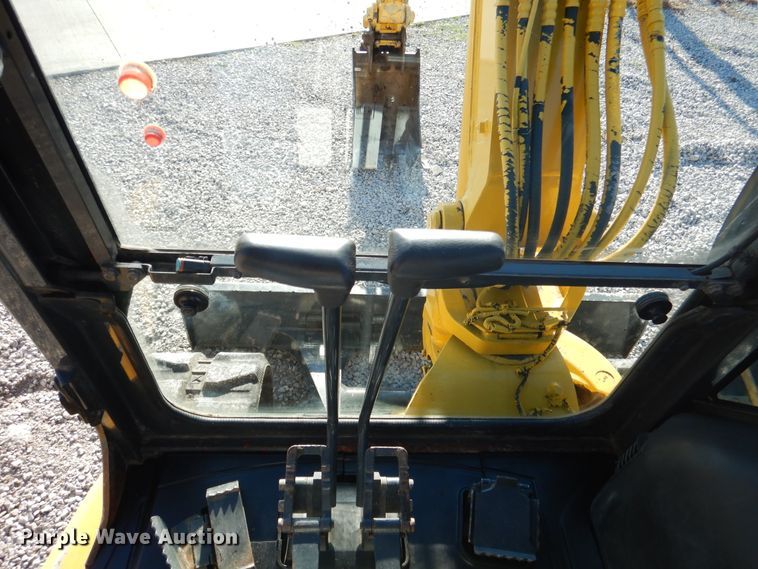 image for item GL9763 2006 Komatsu PC50MR-2  mini excavator