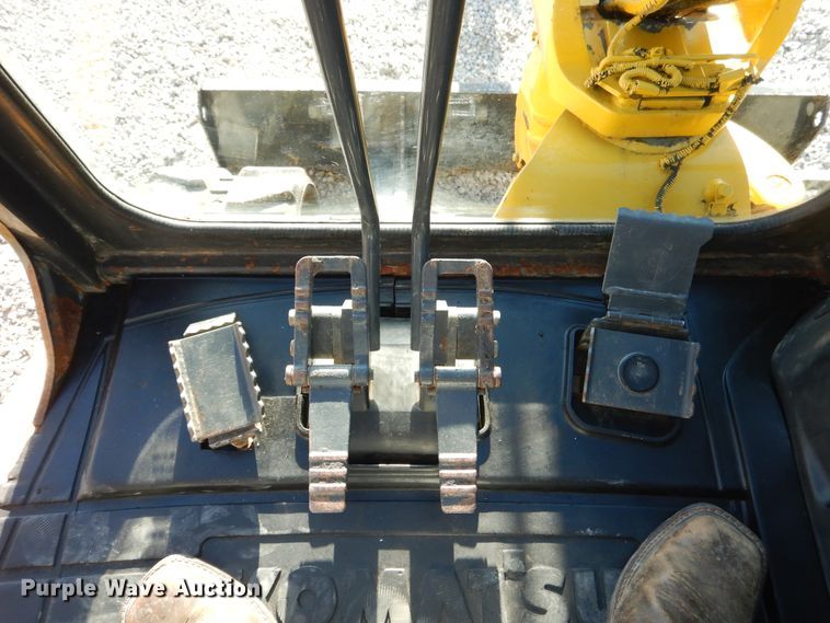 image for item GL9763 2006 Komatsu PC50MR-2  mini excavator