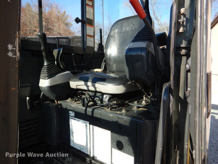 image for item GL9763 2006 Komatsu PC50MR-2  mini excavator