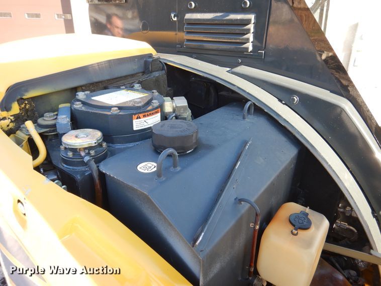 image for item GL9763 2006 Komatsu PC50MR-2  mini excavator