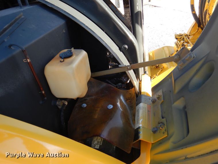 image for item GL9763 2006 Komatsu PC50MR-2  mini excavator