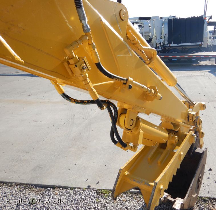 image for item GL9763 2006 Komatsu PC50MR-2  mini excavator