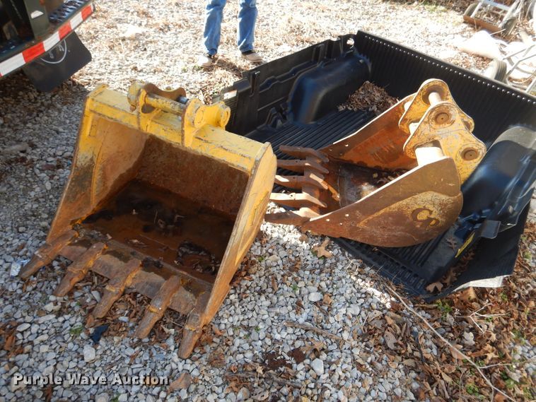 image for item GL9763 2006 Komatsu PC50MR-2  mini excavator